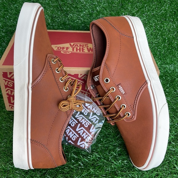 Vans WMNS Atwood
(Leather)Brown/Mashmallow
VN0A327LLYV
Sneakers - Picture 12 of 16